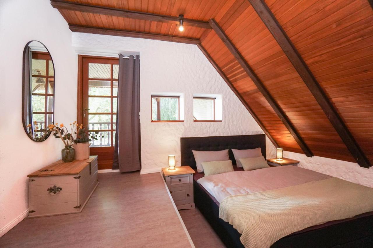 Ruhe Unter Reet-Haus Mit Sauna, Whirlpool Und Kamin Gnarrenburg Екстер'єр фото